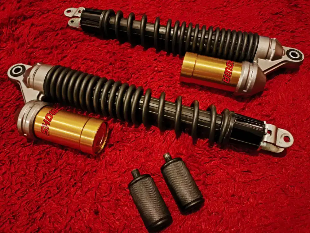 Shock breaker belakang ADV 160 pemakaian 2 bulan, bonus peninggi
