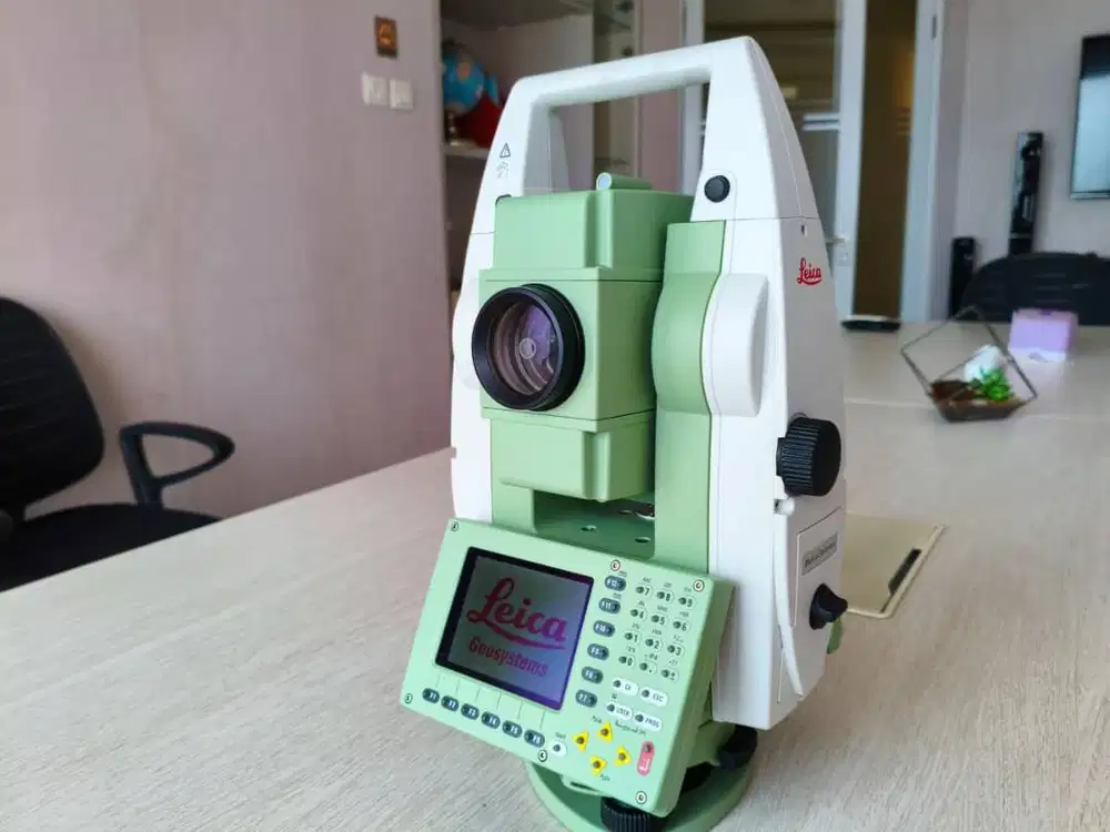 Total Station Leica TCR 1205+ R1000 5 Second Like New