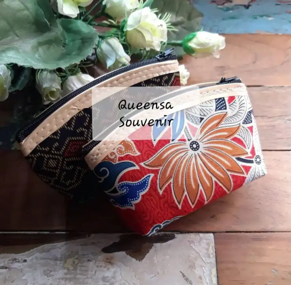 SOUVENIR DOMPET BATIK