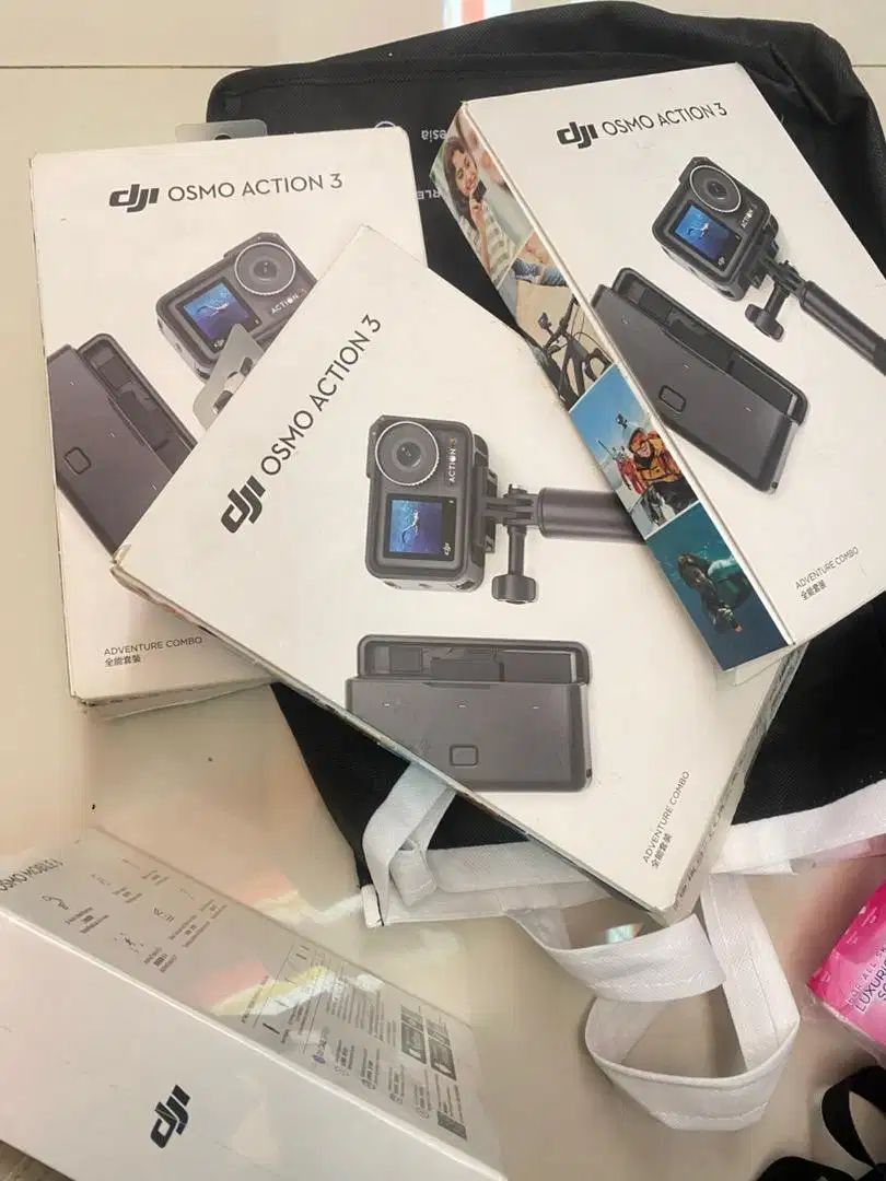 Dji Action 3 Adventure Combo 3unit likenew