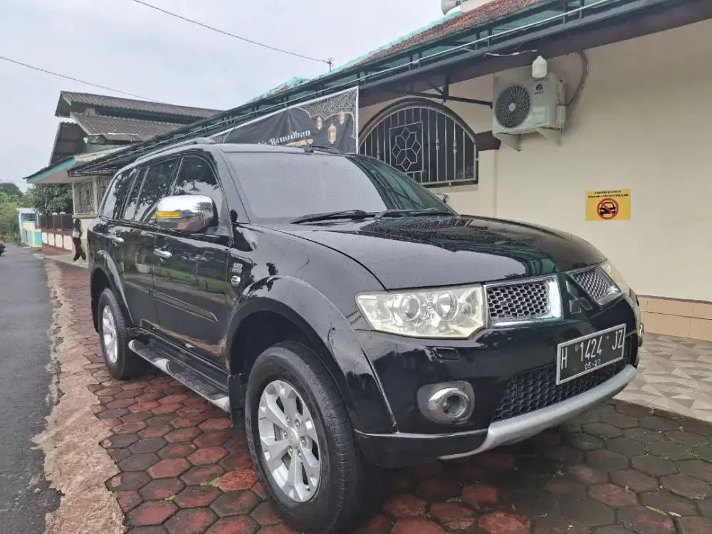Mitsubishi Pajero Sport 4x2 Automatic 2012 Hitam