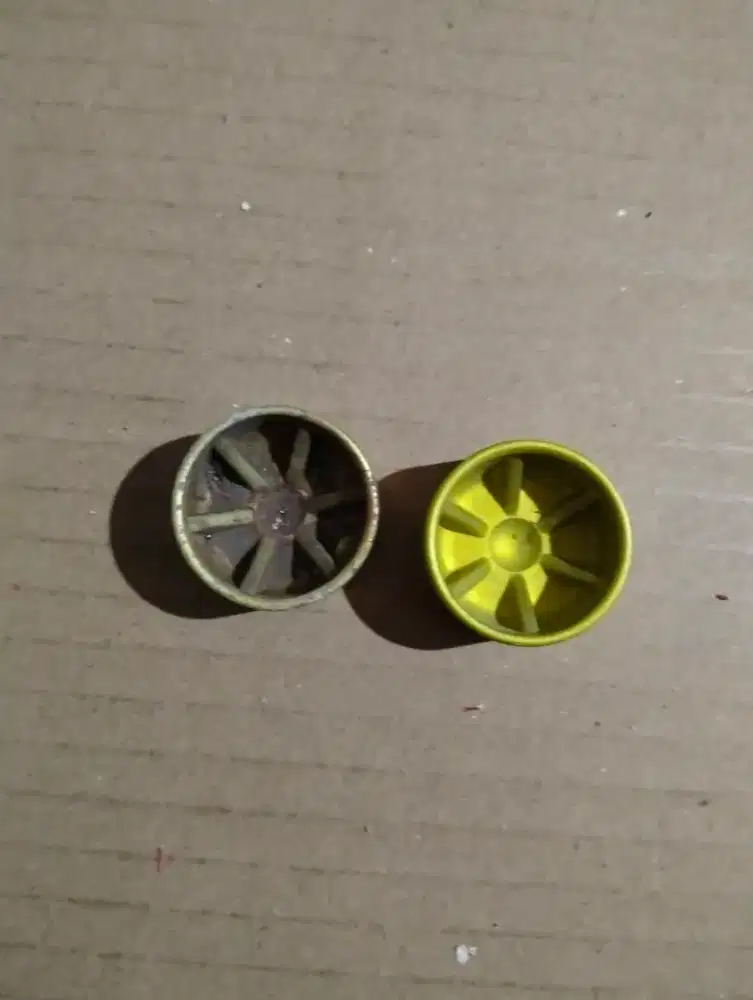 Piston Silinder Roda Rem Depan 2260837