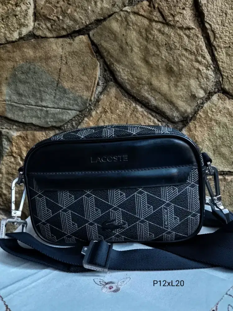 Tas selempang Lacoste