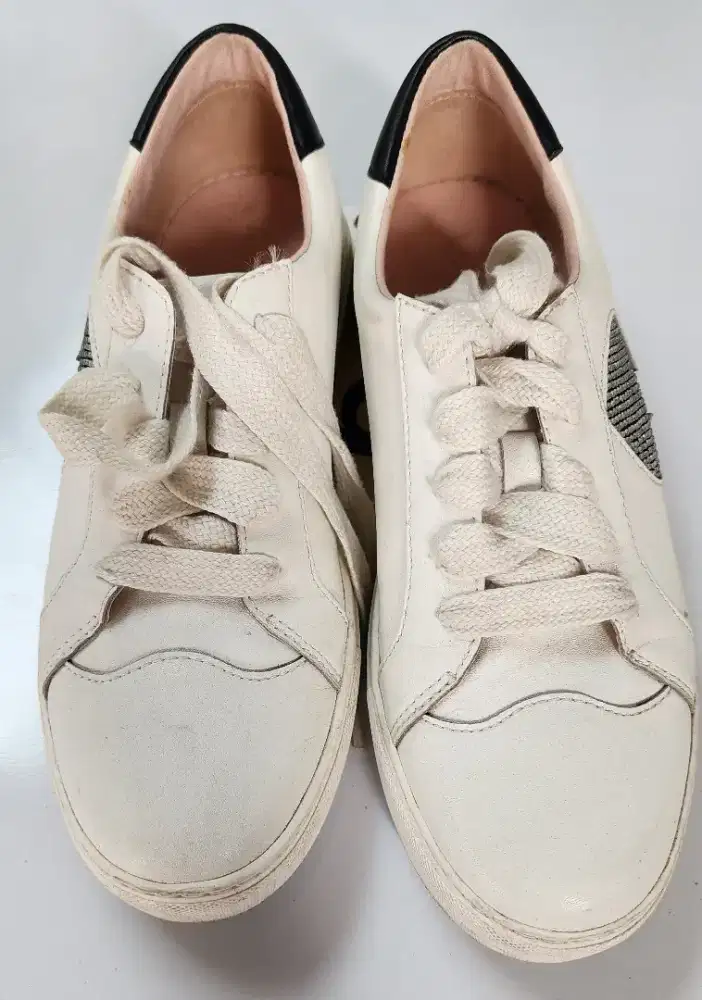 Sepatu wanita Kate Spade