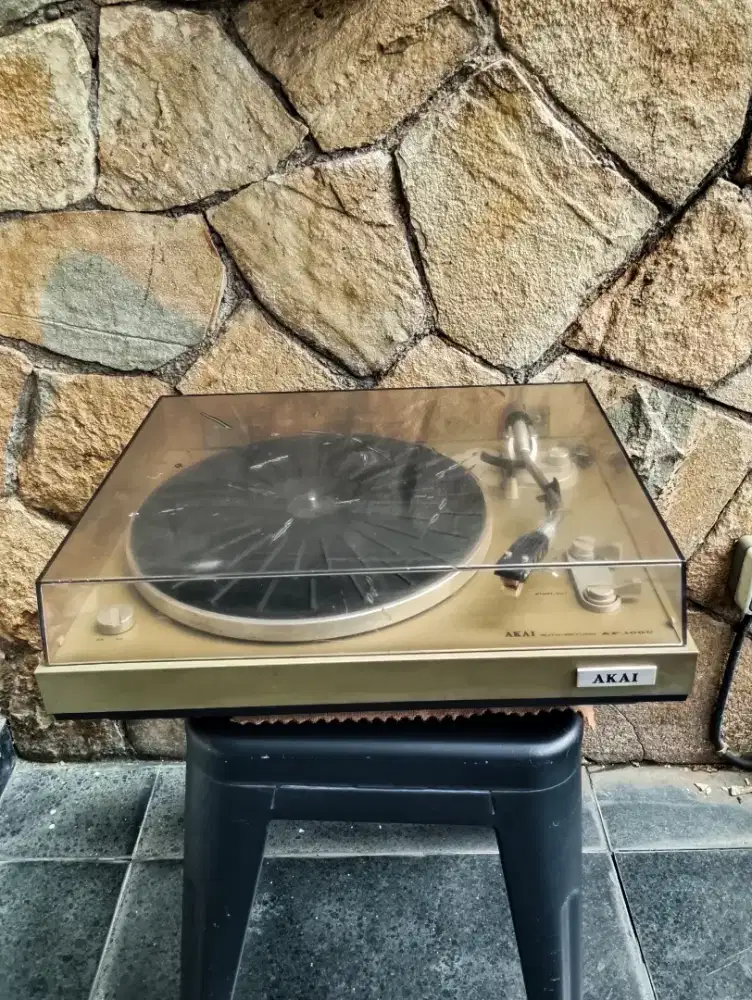 Turntable/vinyl player AKAI