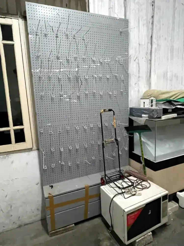 Rak aksesoris rak petshop rak jepit rambut rak cantolan rak aluminium