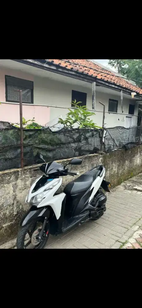 Vario kzr putih mulus