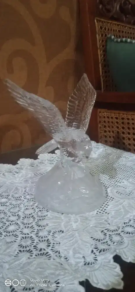 Cristal burung terbang