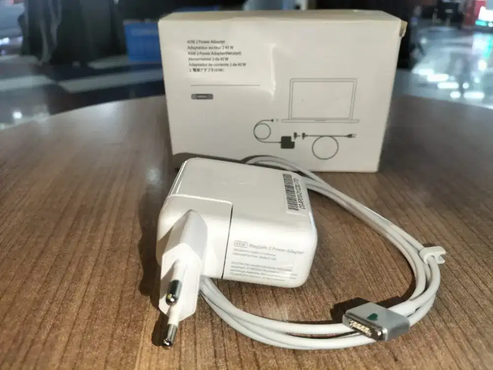 Casan Adapter Charger MacBook  MagSafe 2 45 Watt
Baru Ori  Bisa COD.