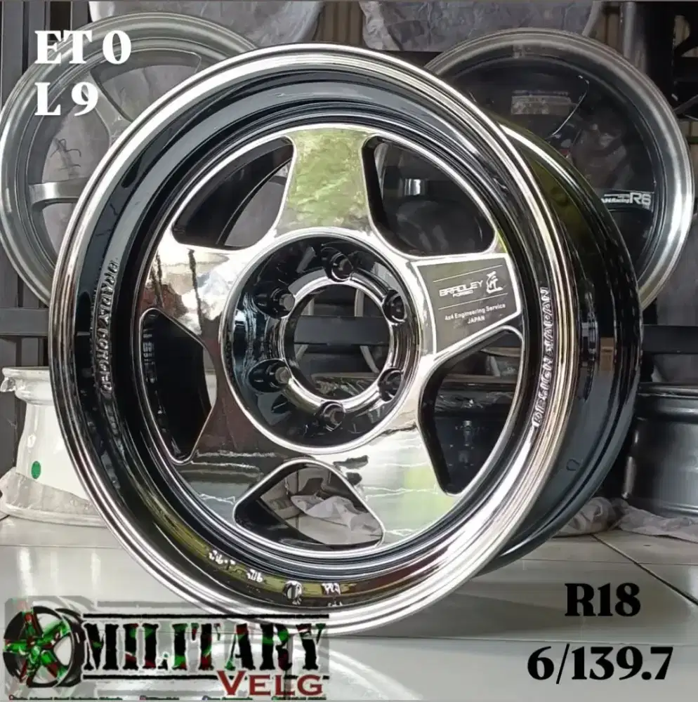 Bradley Takumi R18 Blackchrome