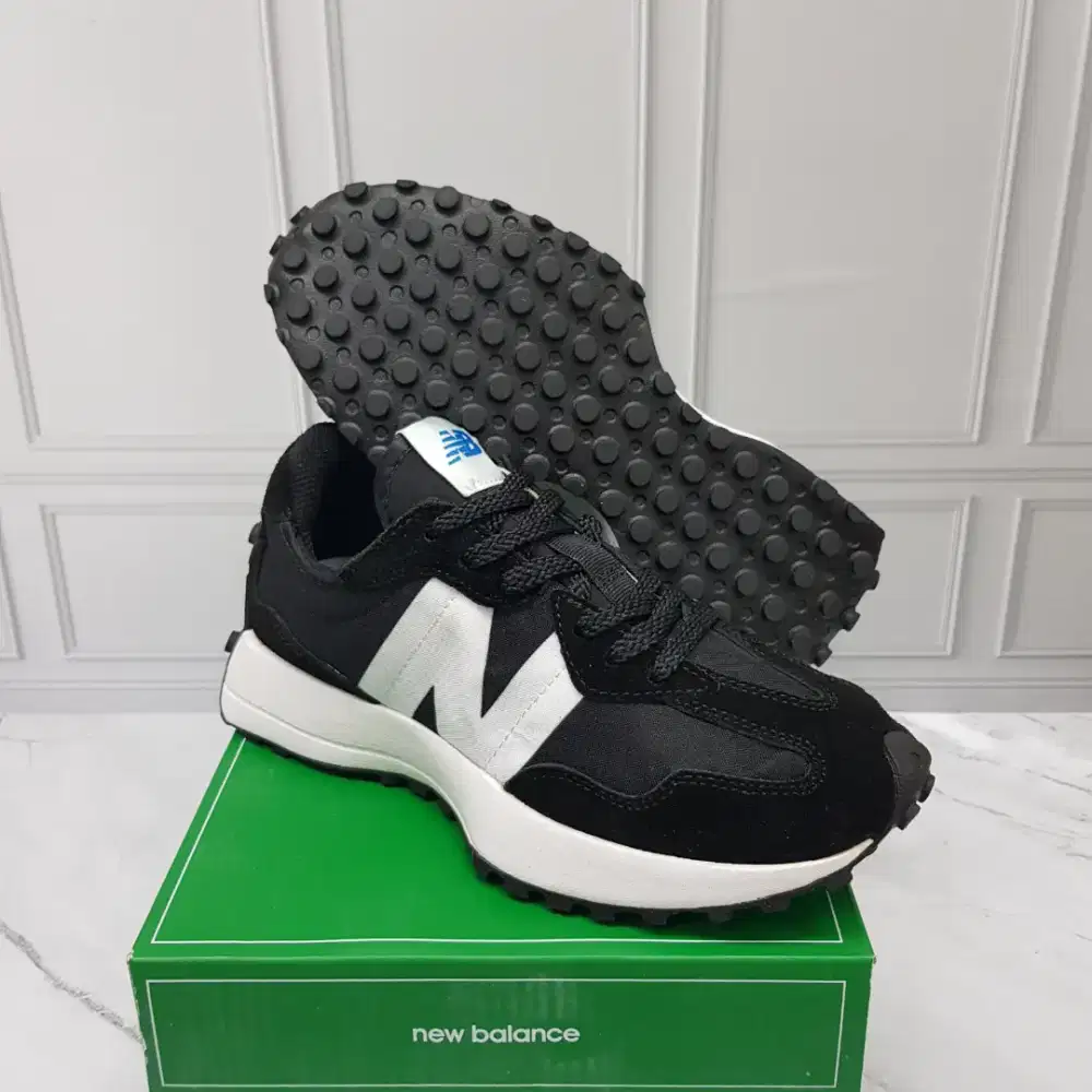 Sepatu NB 327 made in Vietnam