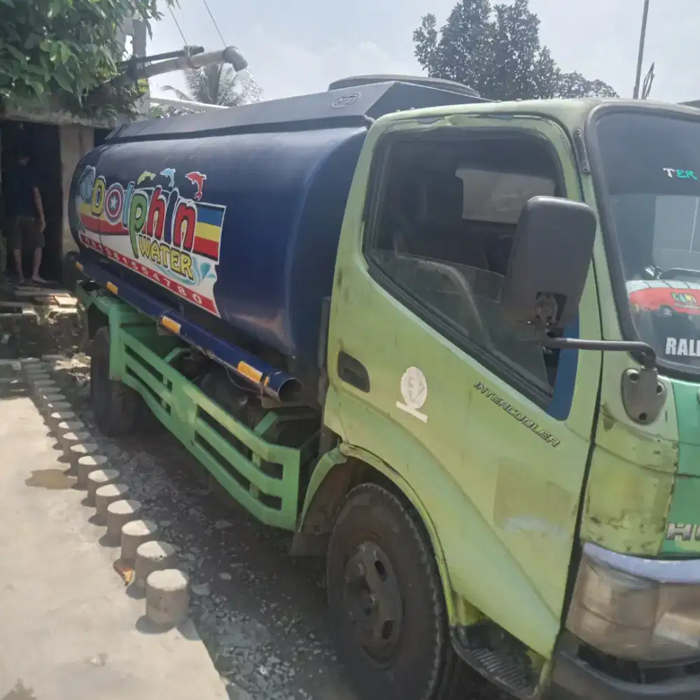 JUAL CEPAT !!  TRUK TANGKI AIR  TAHUN 2016