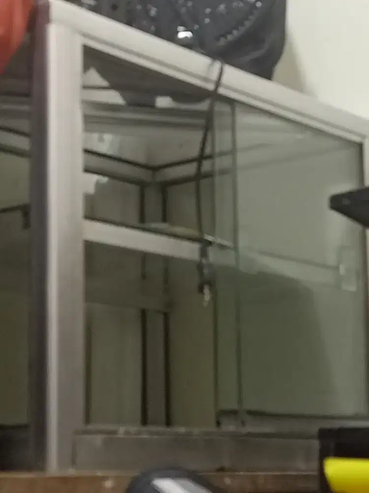 Etalase dagang di jual aja