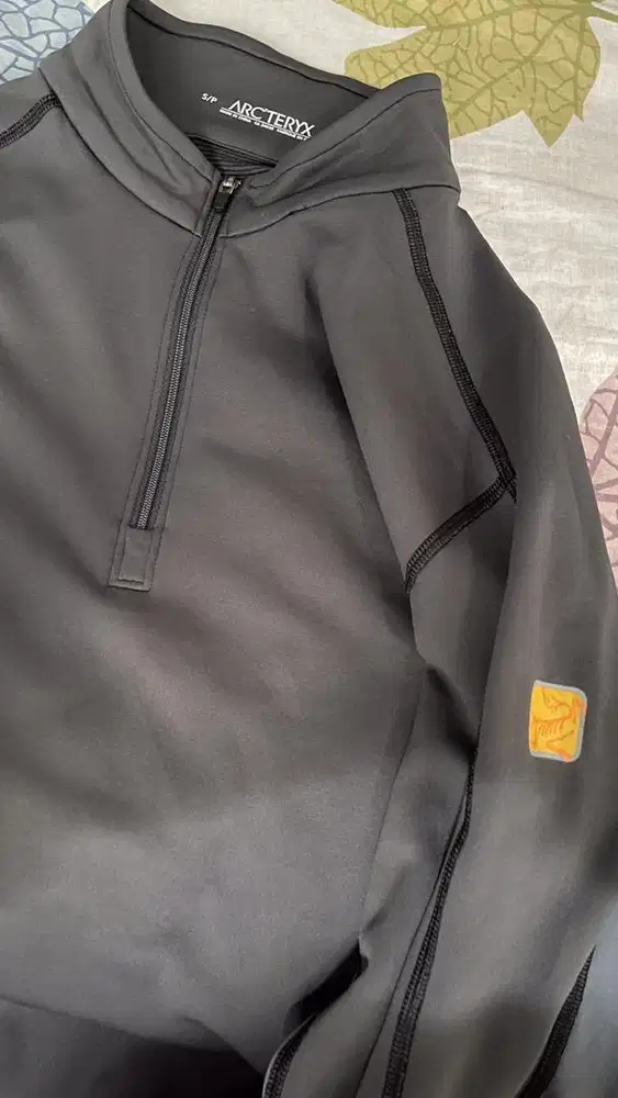 ARC’TERYX FAKE motif jahit jarang ada