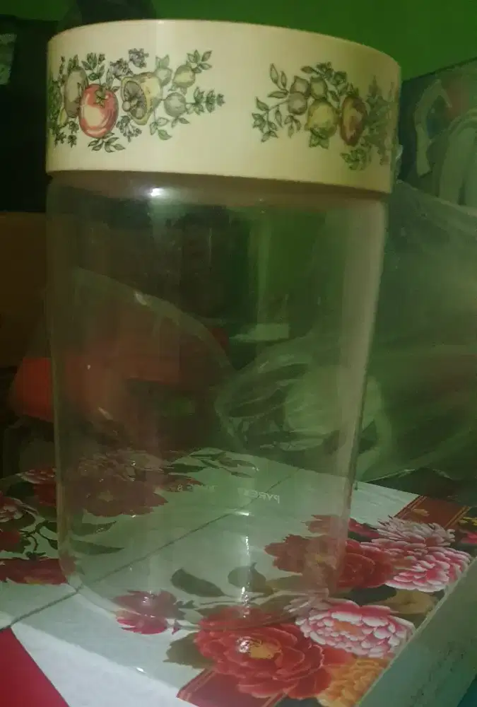 Toples kaca bekas ada 1lusin msh bagus