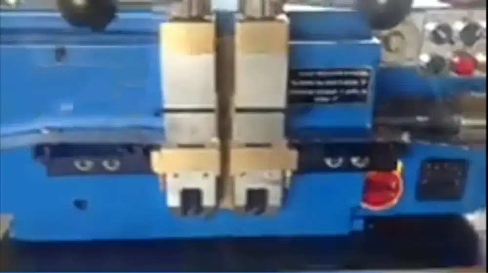 Mesin penyambung ban saw