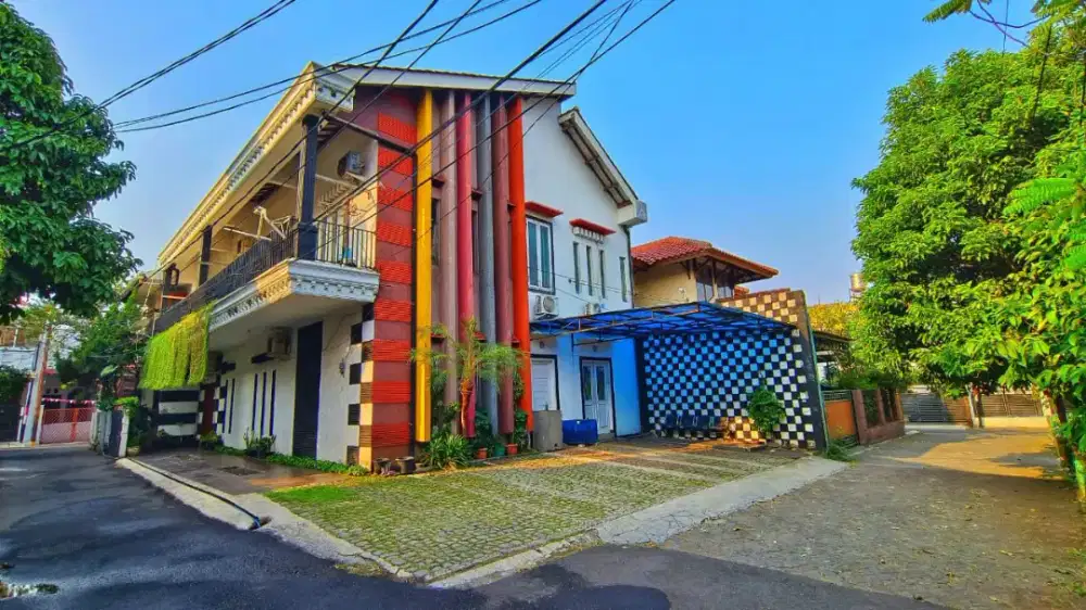 RUMAH MEWAH STYLISH DI PONDOK KELAPA