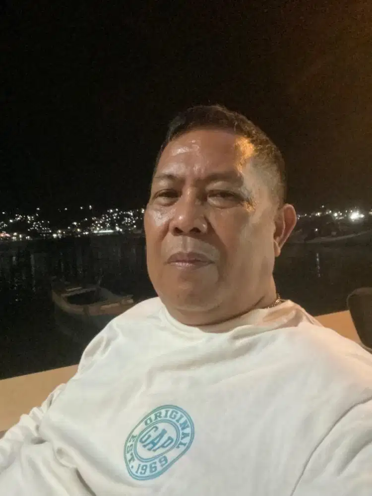 Cari laki-laki single yg jujur, tidak merokok