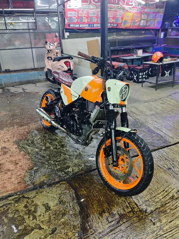 R25 custom classic bratstyle