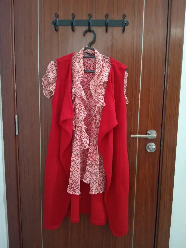 Blouse dan Cardigan Merah