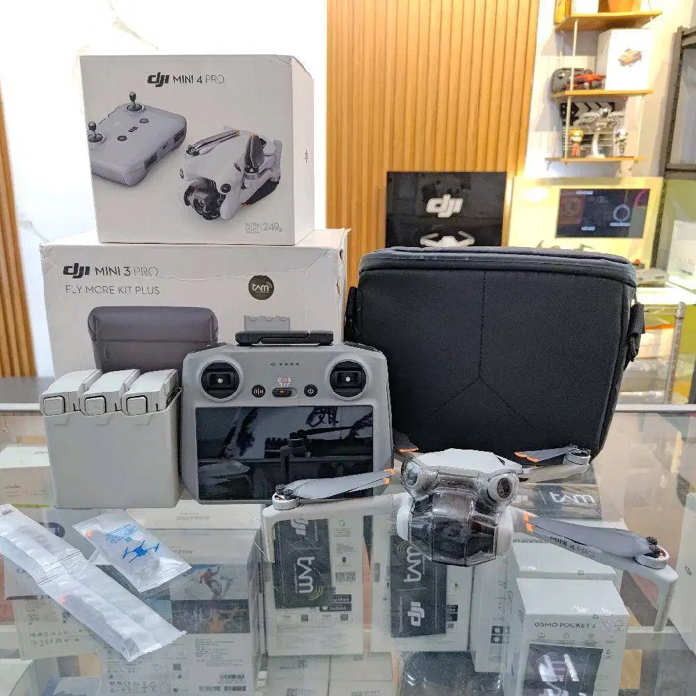 DJI Mini 4 Pro DJI RC 2 Fly More Combo Kit Plus 4K drone secondhand