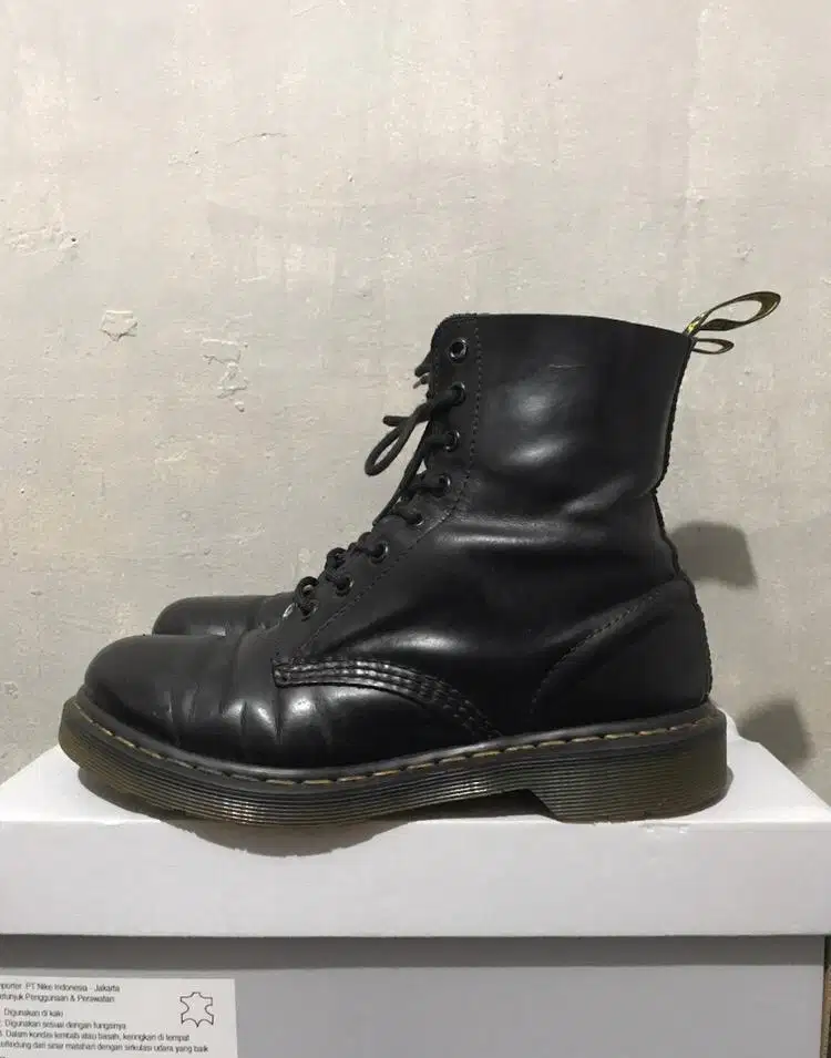 Dr Martens Docmart 1460 Black Original Thailand