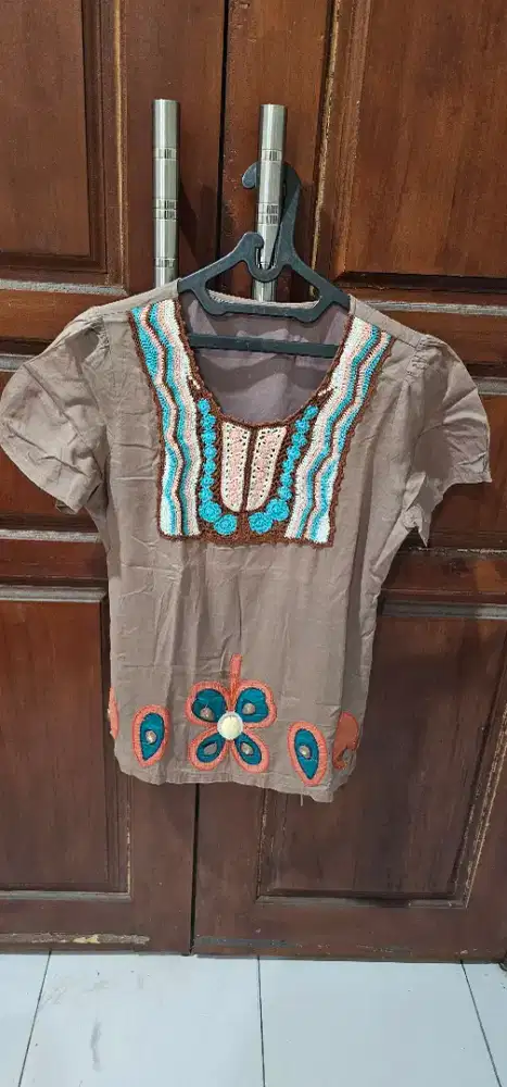 Borongan kaos & hem wanita 80.000