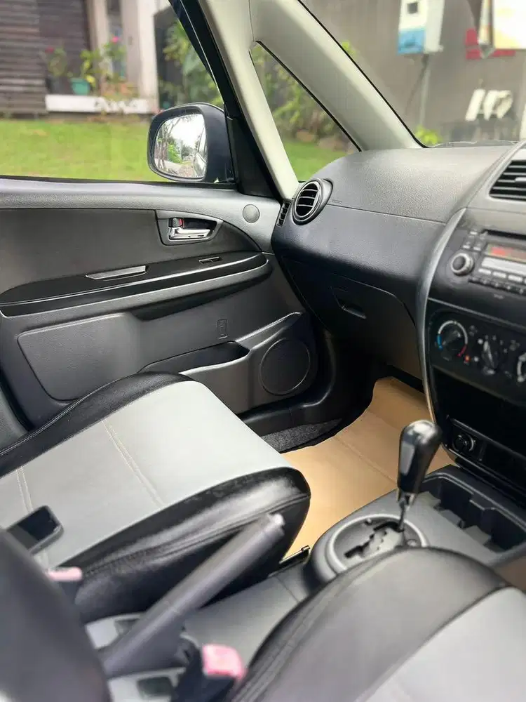 Dijual Suzuki SX4 type RC1 Tahun 2012