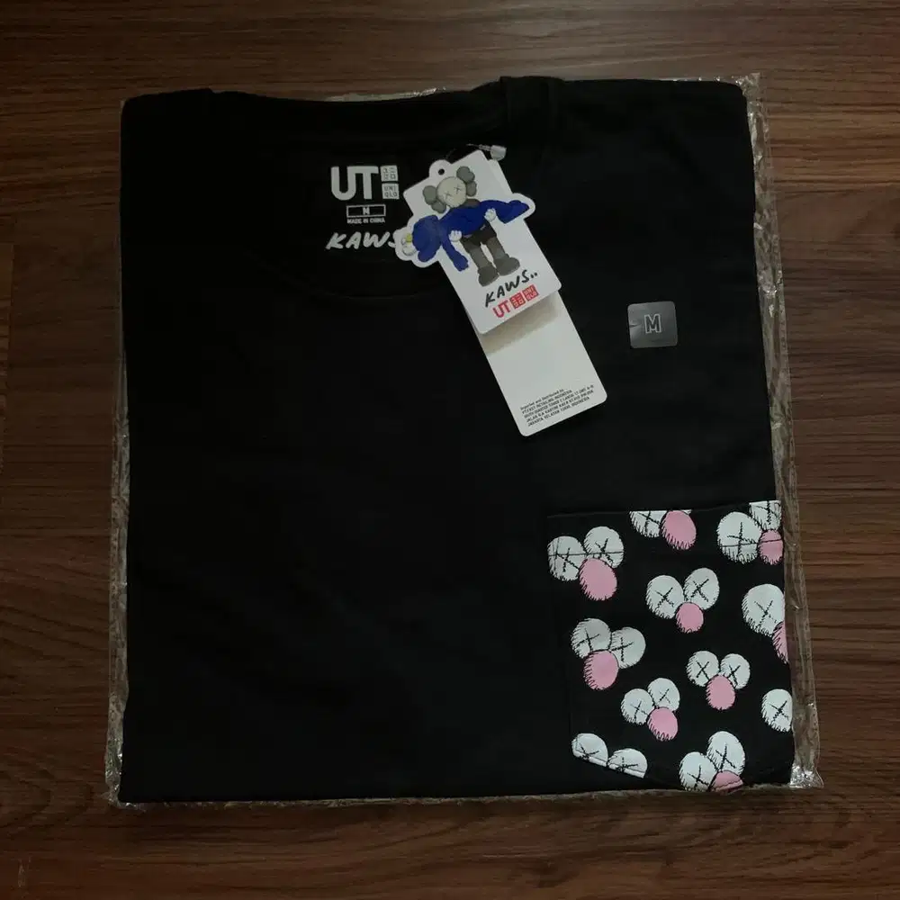 Kaos Uniqlo x Kaws BFF Pocket Black - Original | Rare Item
