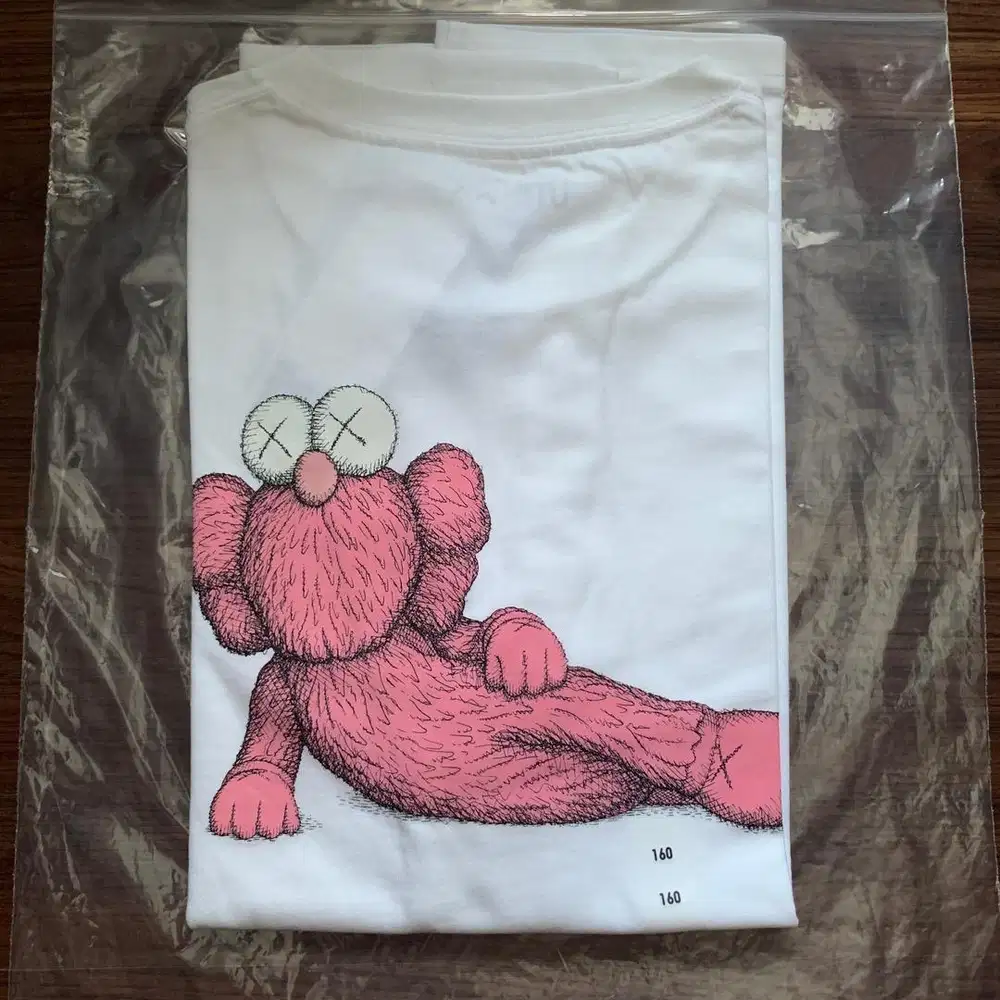 Kaos Uniqlo x Kaws White Pink Kids - Original | Rare
