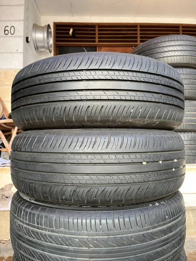 Ban Dunlop Enasave Ec300 215 60 r17 2Pcs