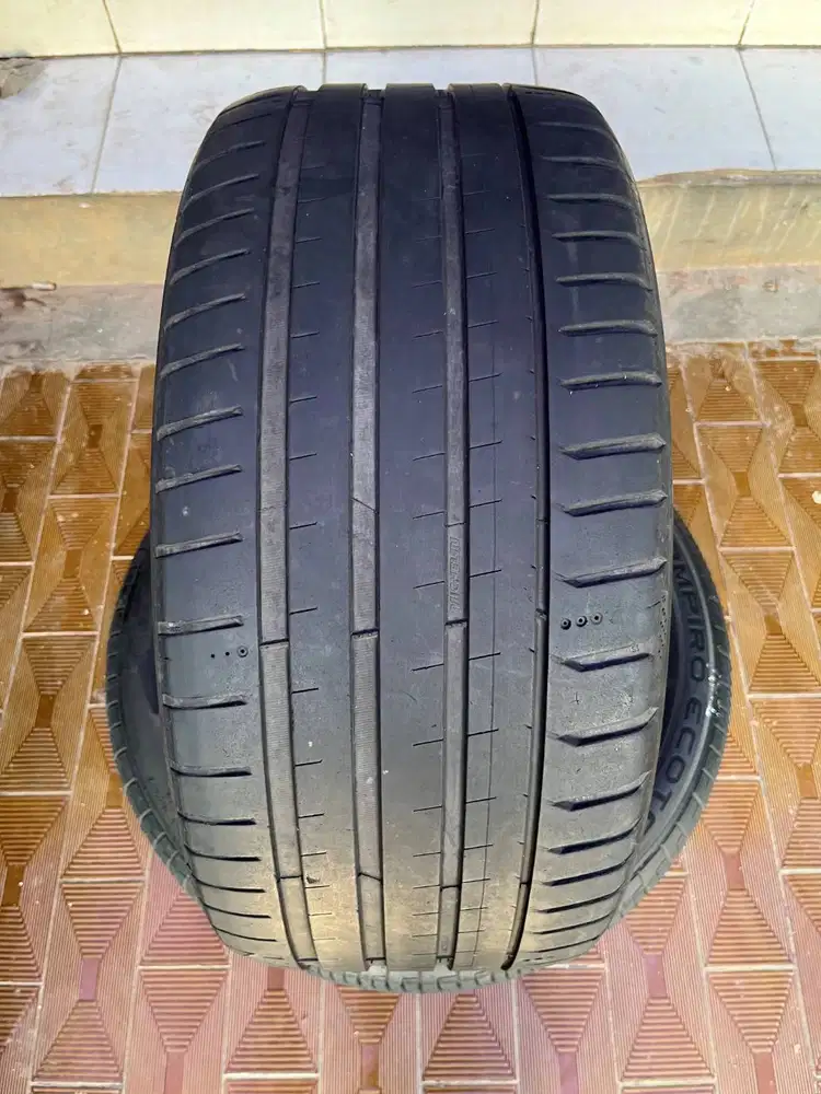 Ban Michelin Pilot Sport 5 235 40 r18 1Pcs