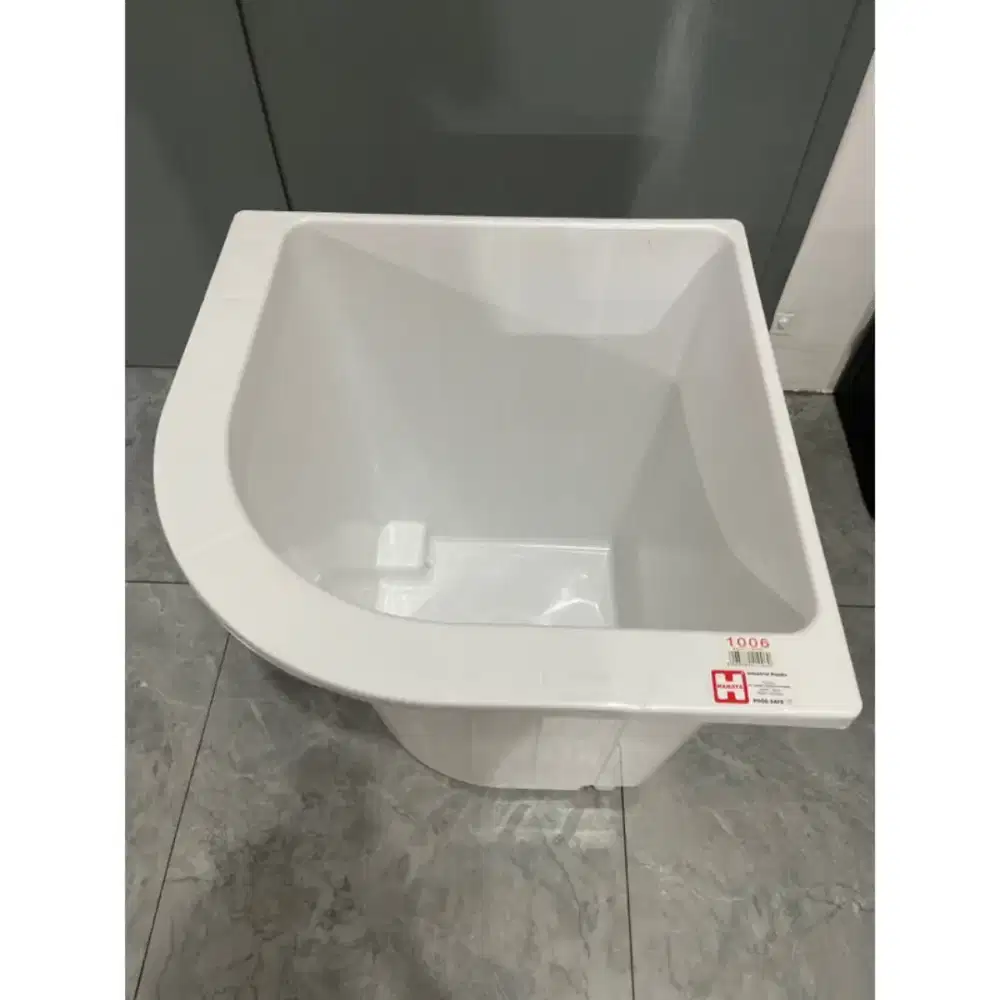Bak Air Mandi Sudut Oval / Bak Serbaguna Hanata