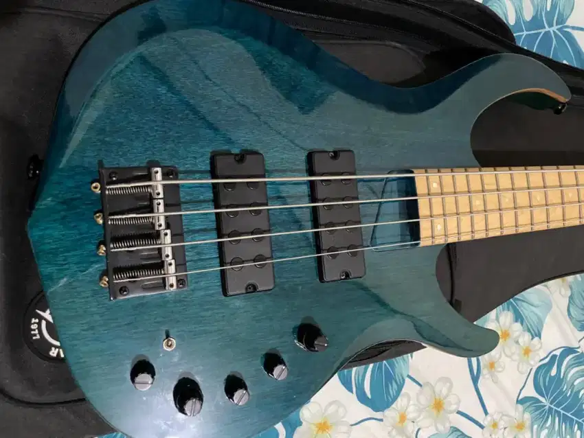 Bass sire M2 4 strings