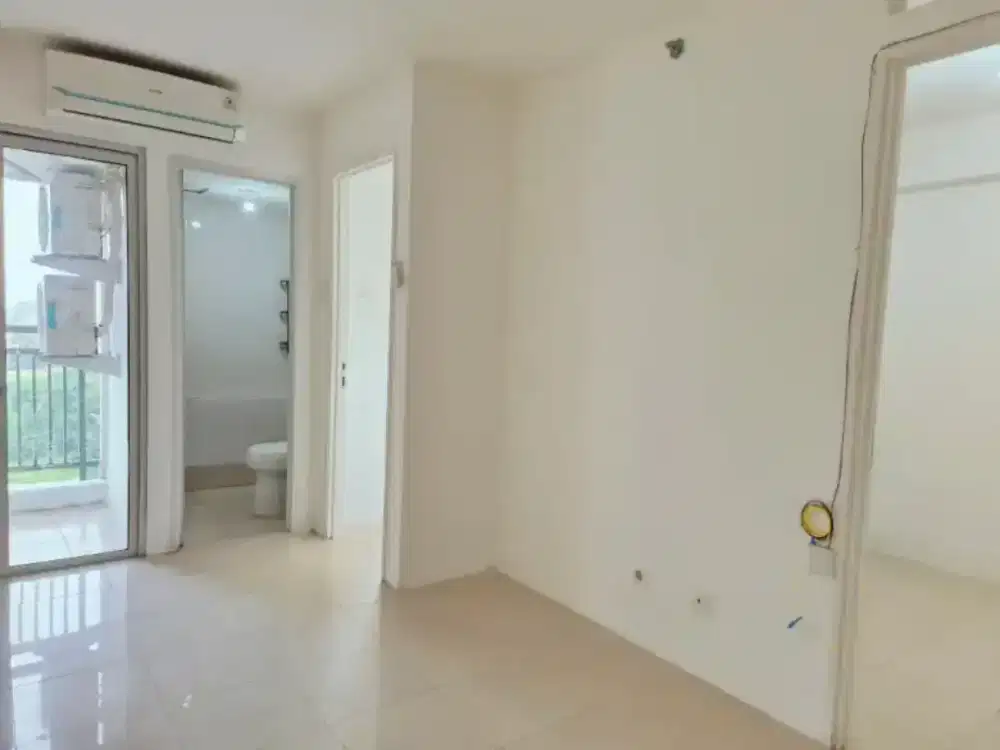 Tower Baru Dijual Cepat 2BR Unfurnished Apt Bassura City