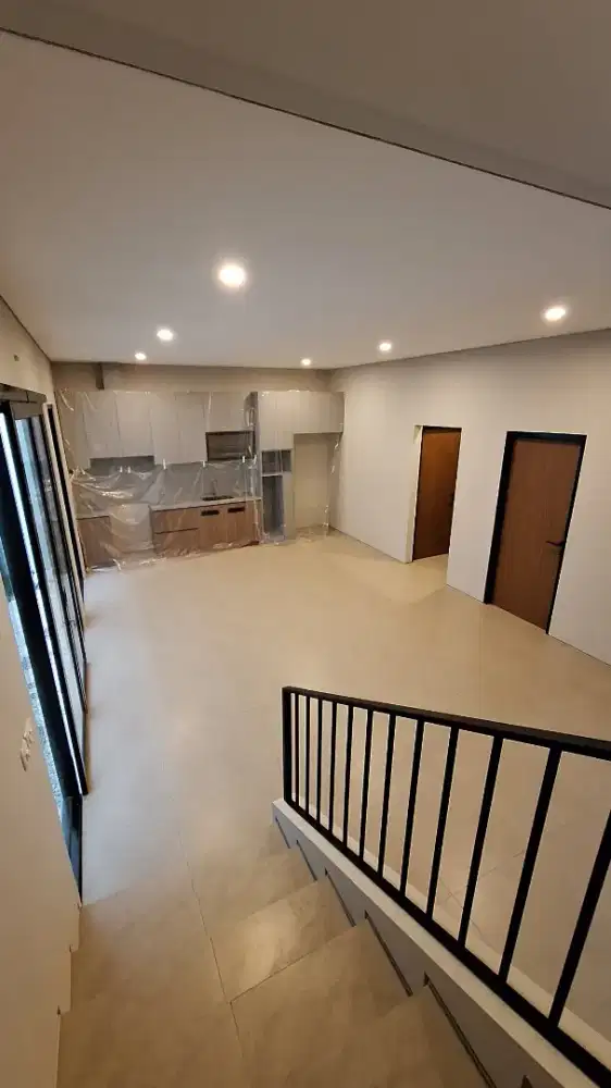 Rumah Baru strategis di tengah kota