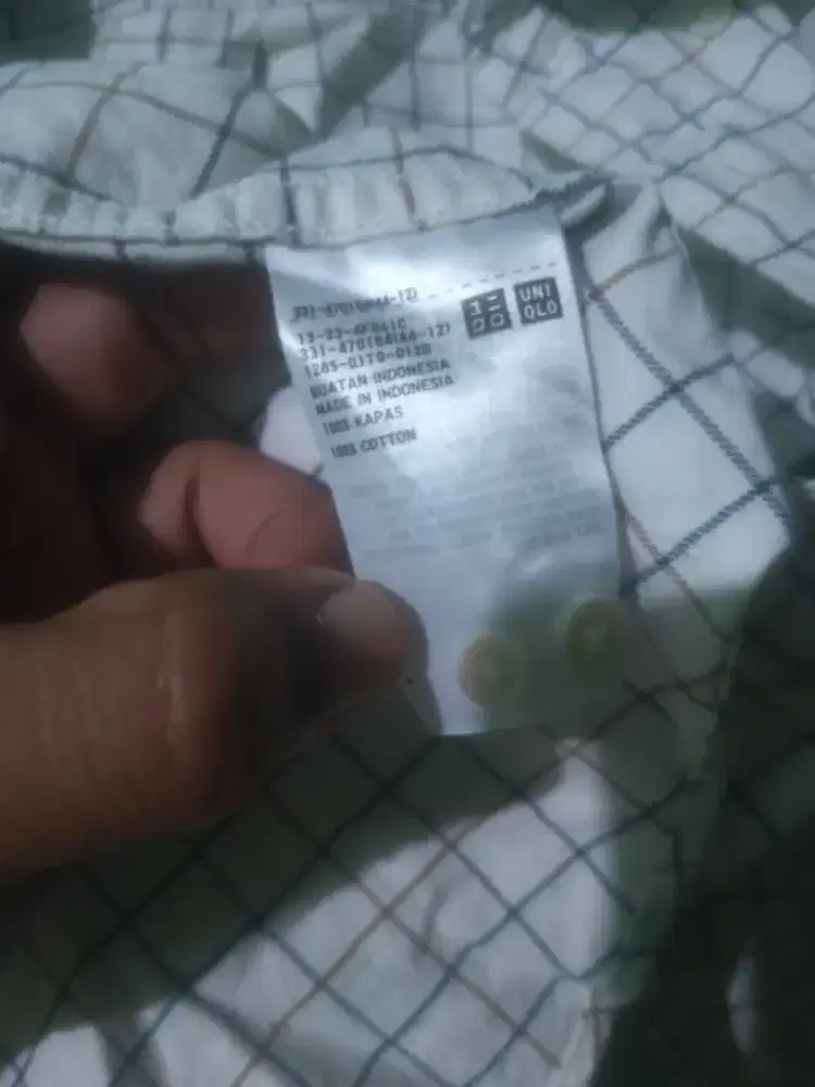 Kemeja uniclo lengan panjang