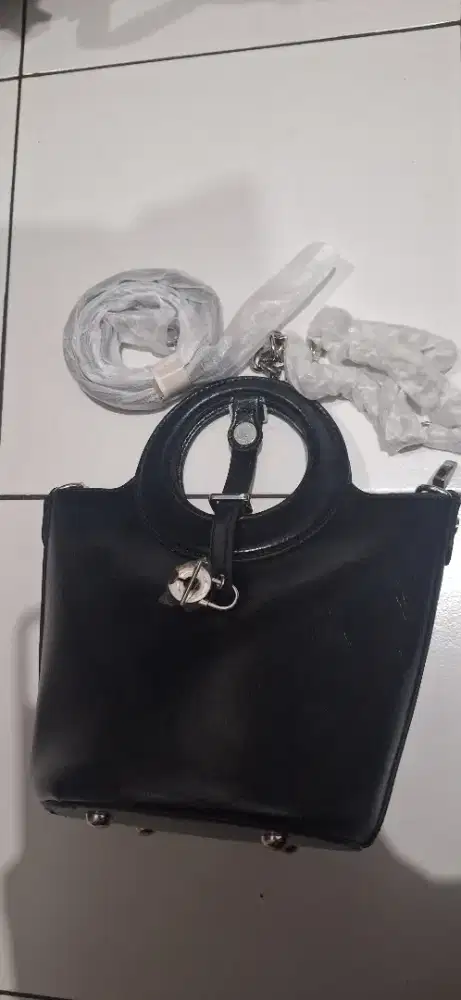 Tas wanita kulit. BARU.