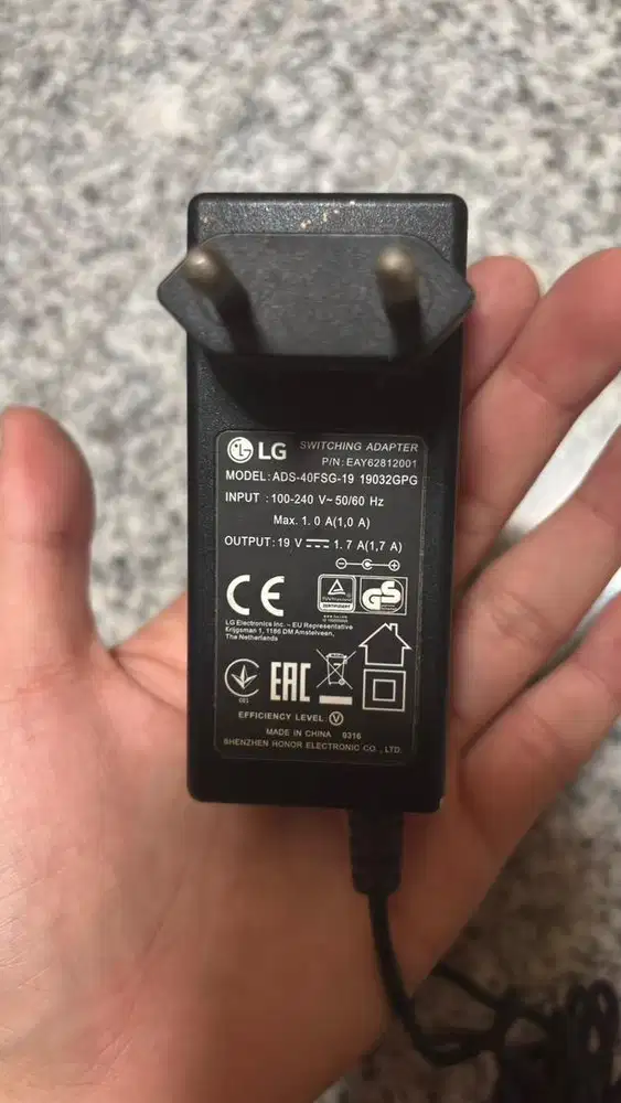 ADAPTOR LG 19V 1,2A JARUM ORIGINAL bekas
