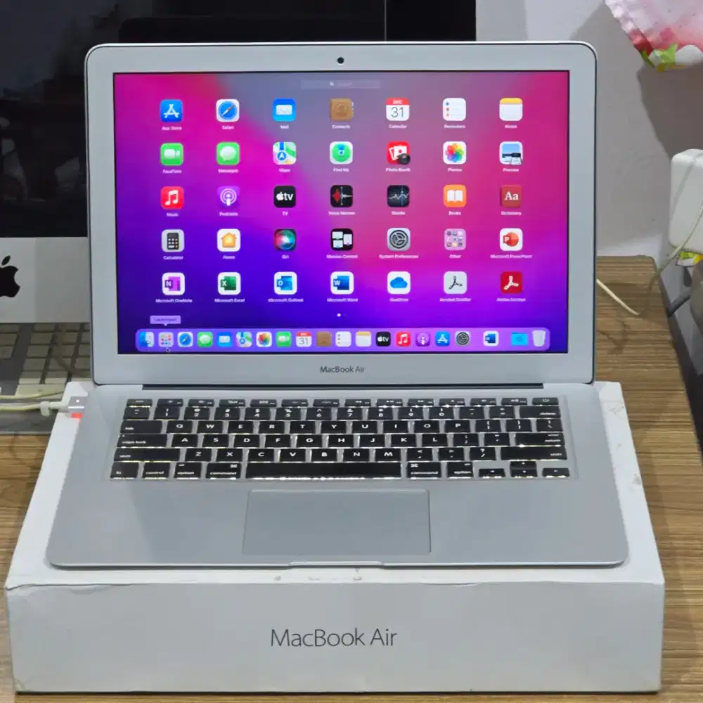 Apple MacBook Air 2017 intel core i5 ram 8gb