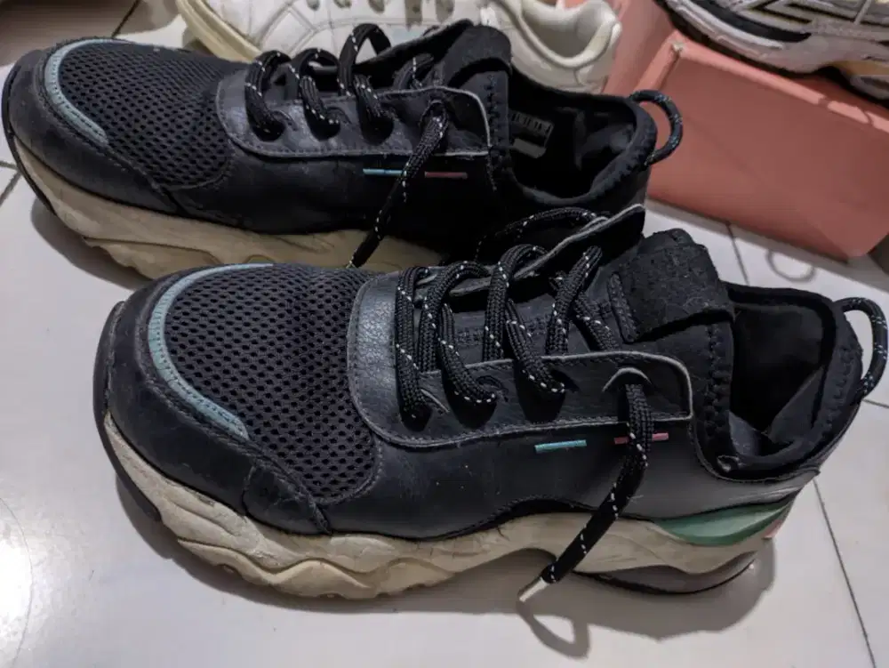 sepatu skechers dlite