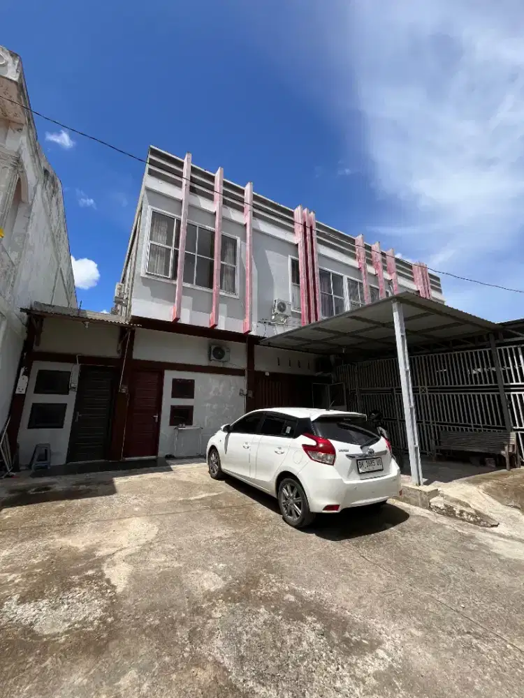 Kost untuk cowok harga 900 s/d 1,2 jt/bulan.