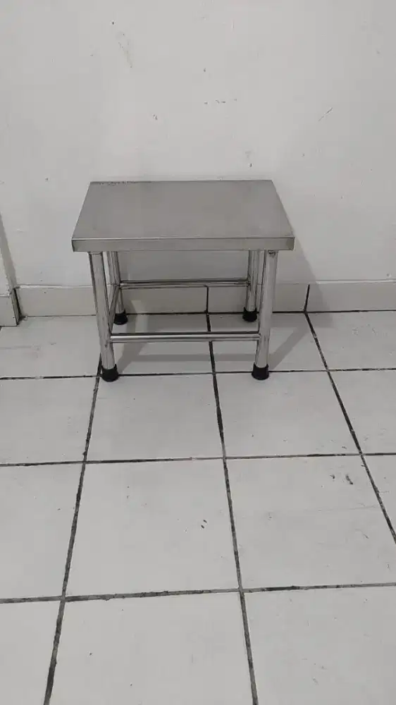 Meja Stainless Steel uk.47x34xT.41 cm