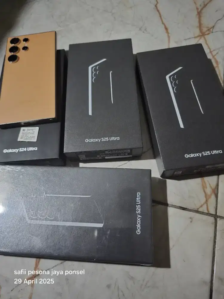 Jual/tt s25 ultra 256gb  fullset like new