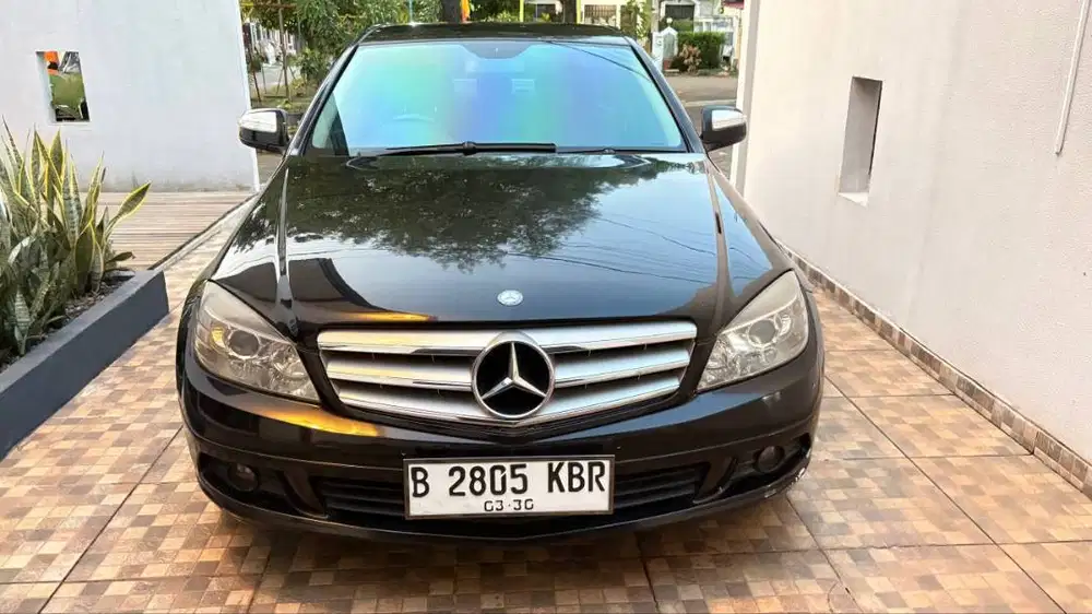 SUPER RARE Mercedes-Benz C200 Compressor W204 - Low KM 60rb