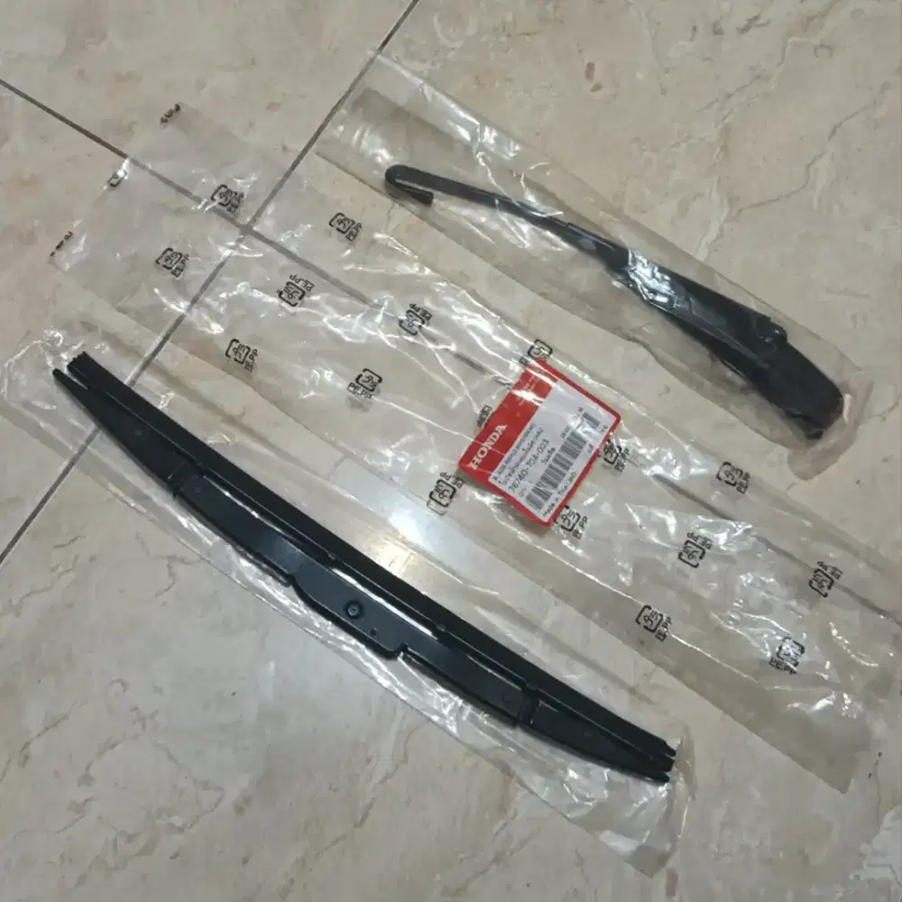 Wiper belakang crv gen 4 2.0 2.4 tahun 2013 dan 2014 dan 2015 2016