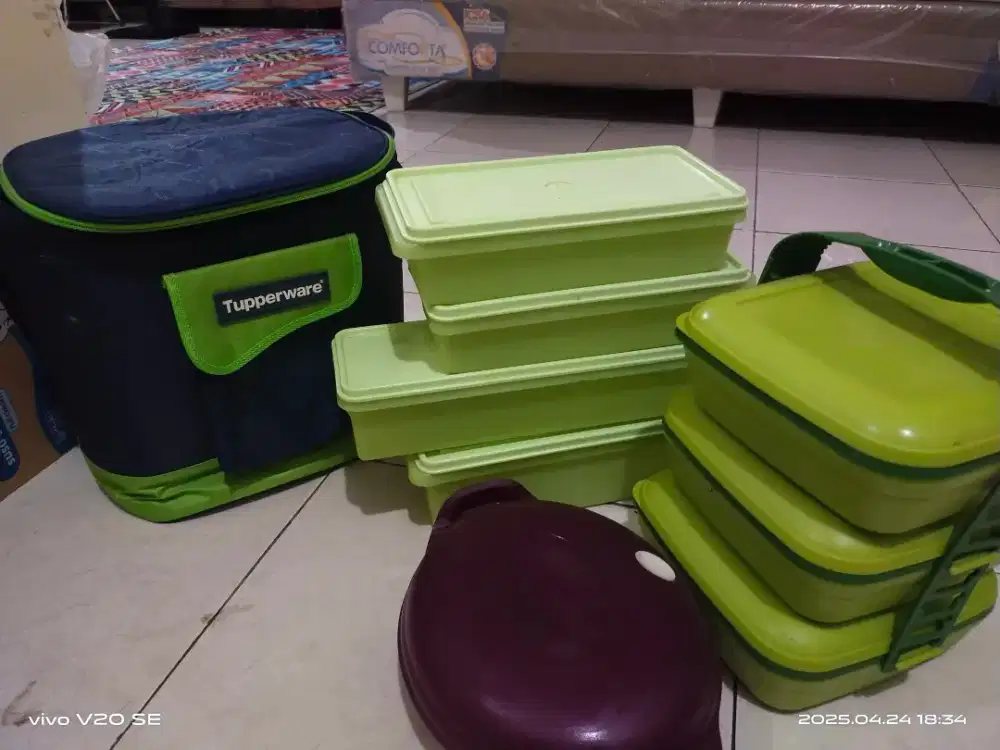Tempat makan Tupperware