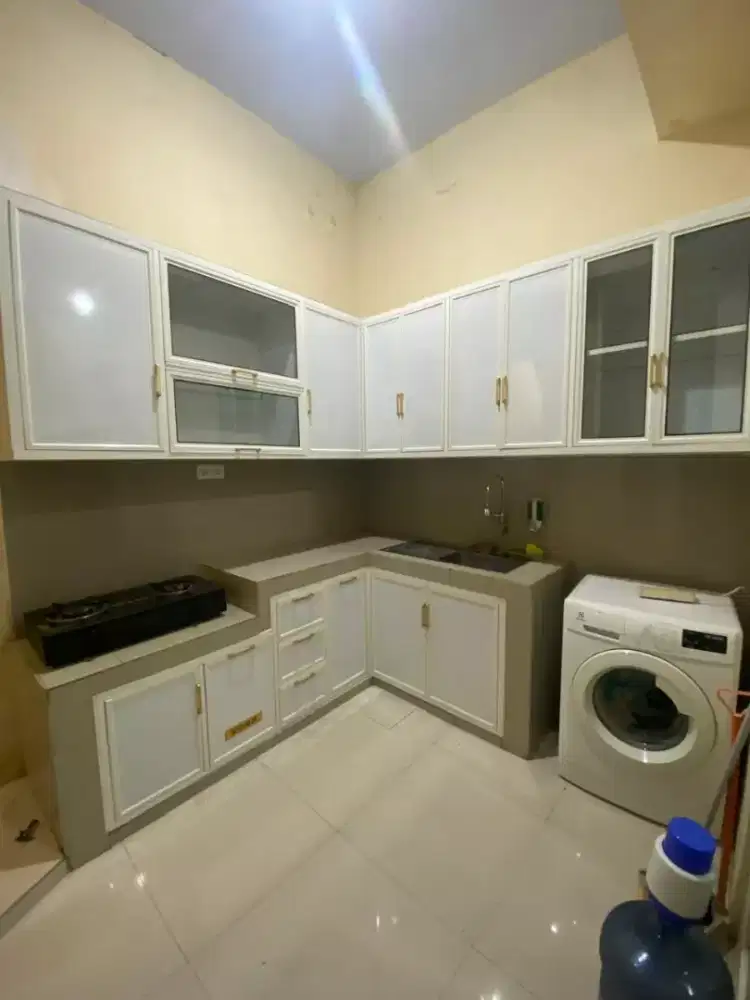 Kitchen set aluminium minimalis ,kuat dan kokoh