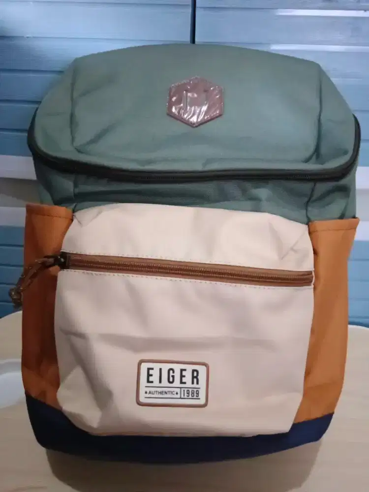 Ransel Backpack Merk EIGER DIJAMIN ORIGINAL Kap.15L Uk.27x11x37cm