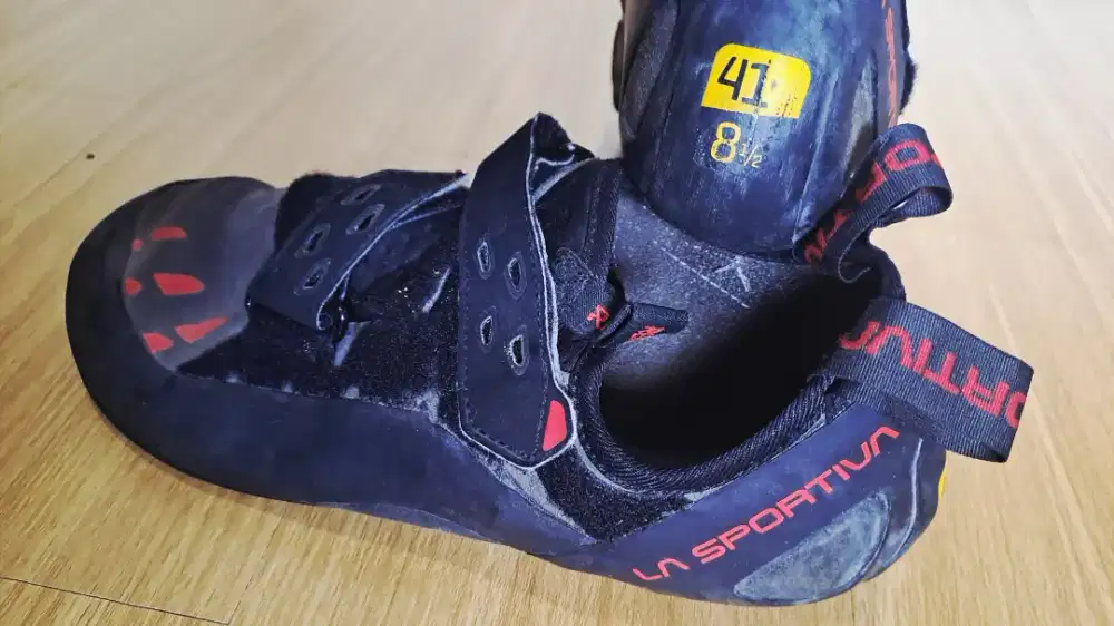 Sepatu panjat tebing / climbing